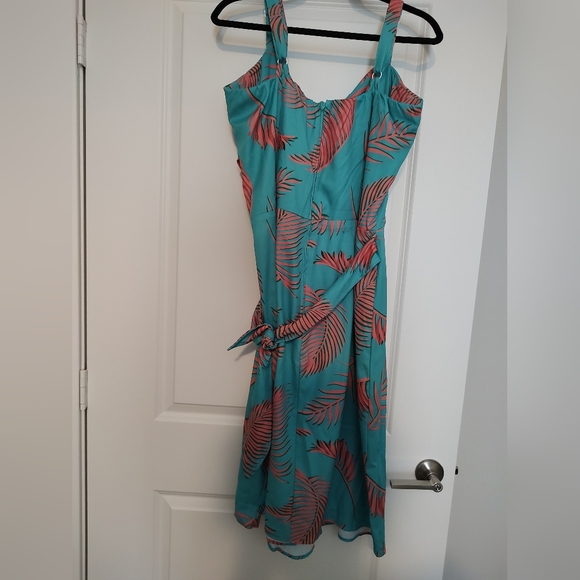 Pinup Girl Eden Tiki Wiggle Dress - Picture 4 of 5
